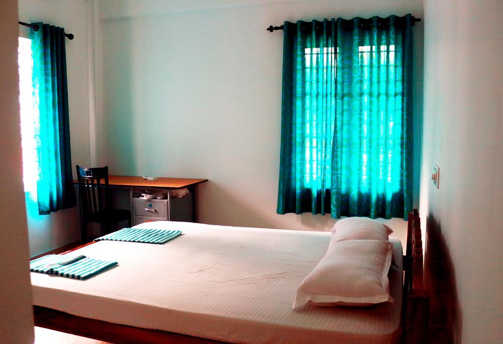 En Jays Residency Apartman Kottajam Kültér fotó